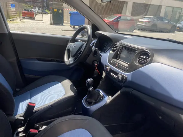 Hyundai i10 1.0i i-Motion Comfort 2017 Benzine 8