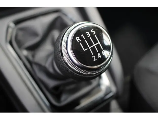 Renault Clio 1.0 TCe 90 Equilibre 2023 Benzine 26