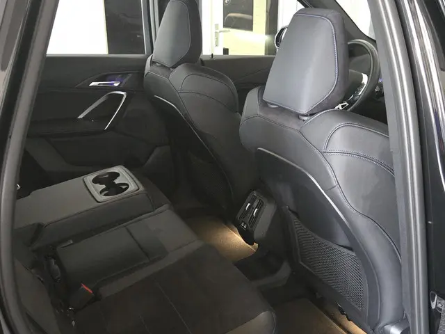 BMW X1 xDrive25e 2023 Hybride Benzine 7