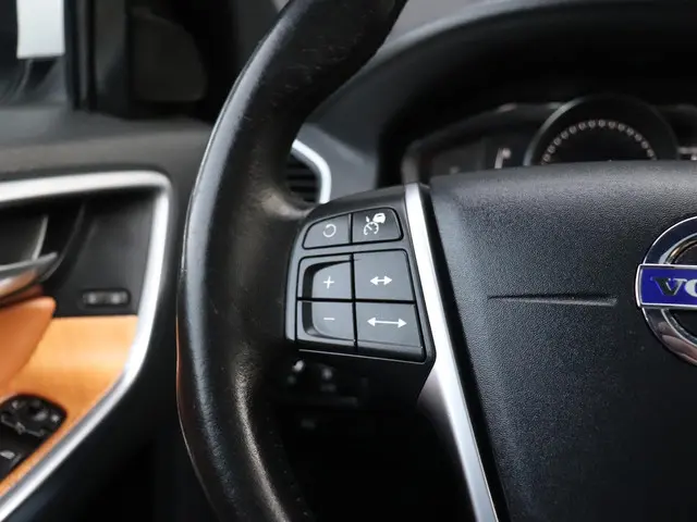 Volvo XC60 2.0 T5 R-Design 2017 Benzine 22