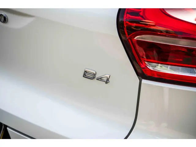 Volvo XC40 2.0 B4 Plus Dark 2024 Benzine 36