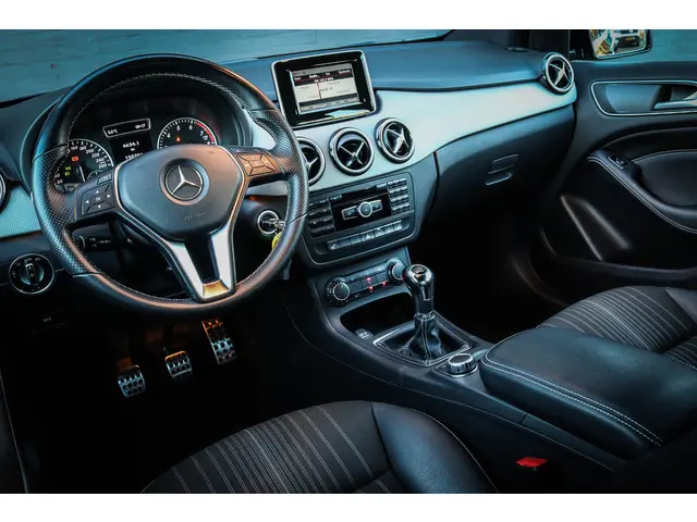 Mercedes-Benz B-Klasse 180 Prestige 2013 Benzine 4