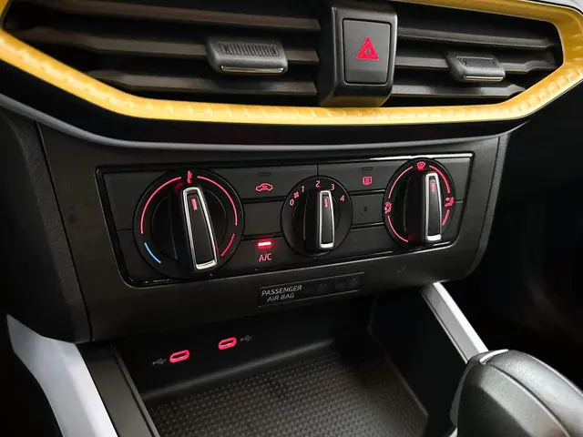 SEAT Arona 1.0 TSI AUTOM. Style Connect 2024 Benzine 22