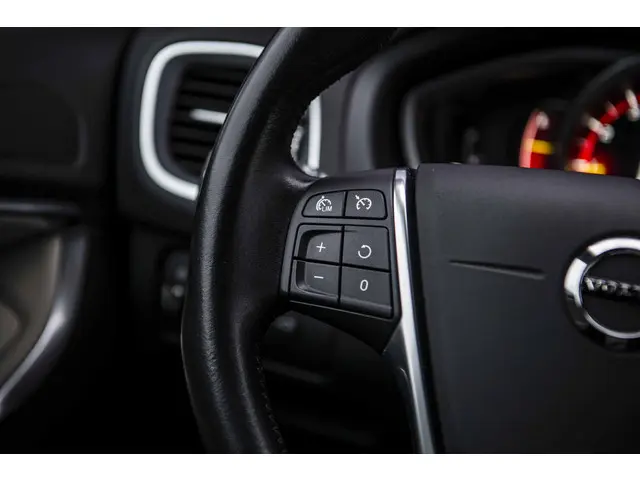 Volvo V40 Cross Country 1.5 T3 Momentum 2016 Benzine 19