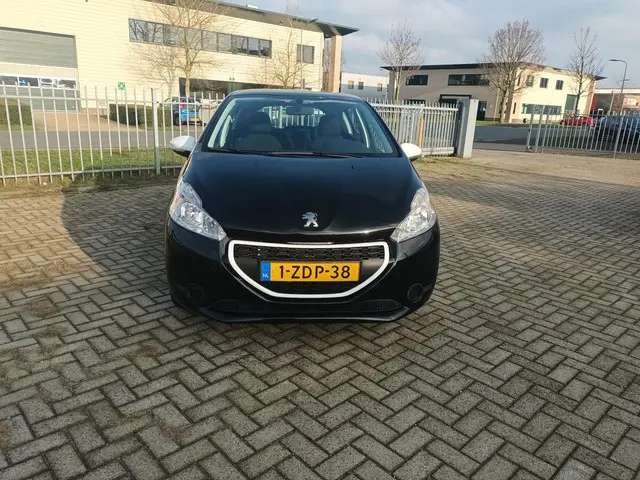 Peugeot 208 1.0 PureTech LIKE 2015 Benzine 2
