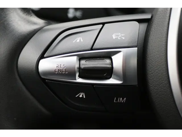 BMW X1 sDrive18i High Executive M Sport 2021 Benzine 34