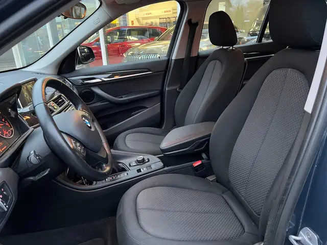 BMW X1 XDrive20i High Executive 2017 Benzine 6