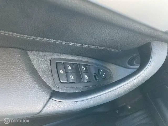 BMW X1 20i High Executive leder aut camera 2018 Benzine 30