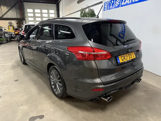 Ford Focus Wagon 1.0 ST-Line 2017 Benzine 2