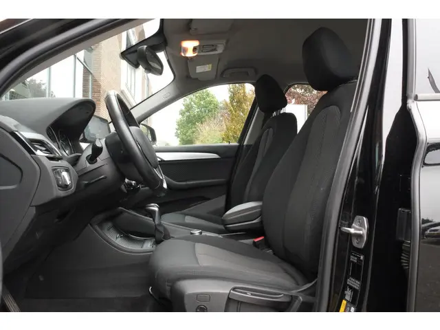 BMW X1 xDrive25e Executive 2020 Hybride Benzine 7