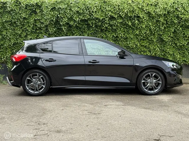 Ford Focus 1.0 EcoBoost ST Line | Carplay | PDC | 2020 Benzine 7
