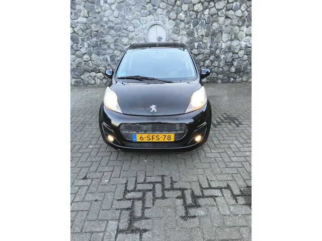 Peugeot 107 1.0 Envy 2013 Benzine 20