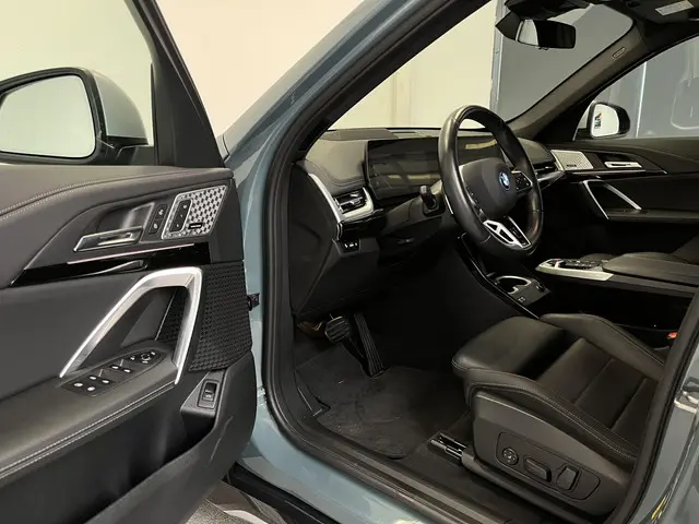 BMW X1 xDrive30e X-Line 2023 Hybride Benzine 17
