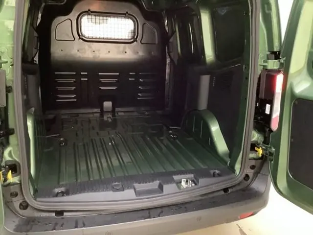 Ford Transit Courier 1.0 EcoBoost Trend 2024 Benzine 4