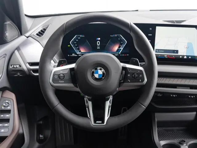 BMW 1 Serie 120 2025 Benzine 8