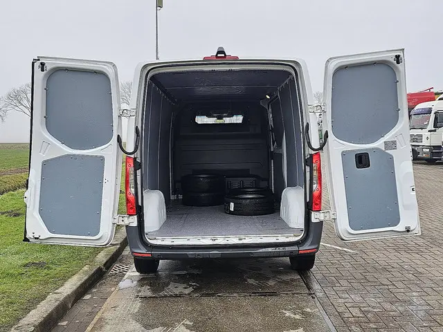 Mercedes-Benz Sprinter 314 2021 Diesel 14