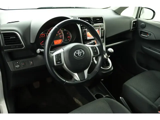 Toyota Verso-S 1.3 VVT-i Trend 2015 Benzine 50