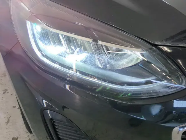 Ford Fiesta 1.0 EcoBoost Hybrid Titanium 2022 Benzine 12