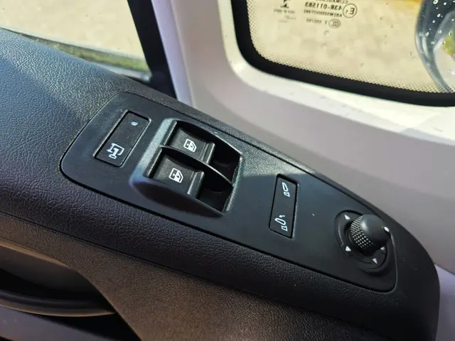 Peugeot Boxer 330 2.2 BlueHDi L2 H2 2021 Diesel 16