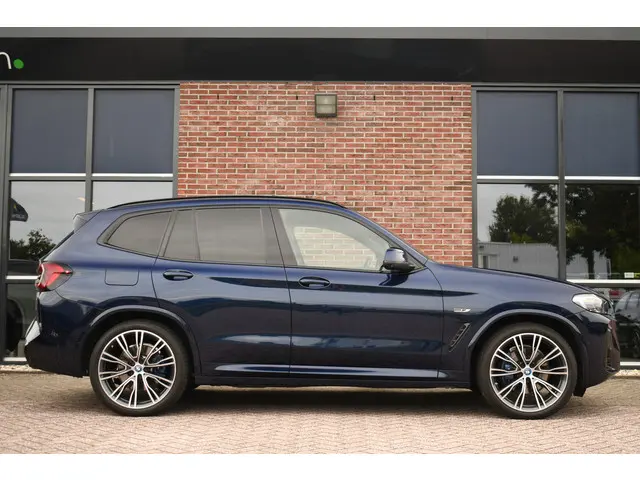 BMW X3 xDrive30e M-Sport 2021 Hybride Benzine 32