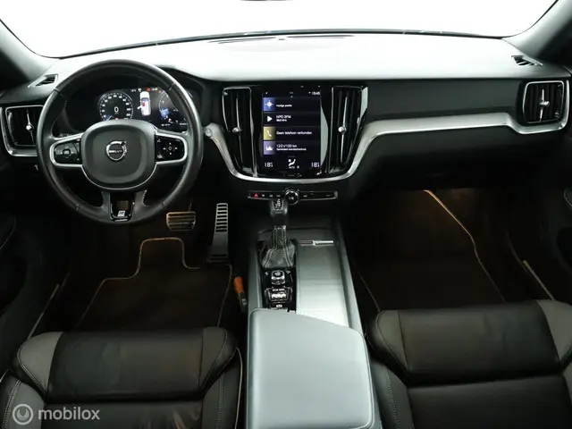 Volvo V60 2.0 T4 R-Design / polestar 211pk 2019 Benzine 66