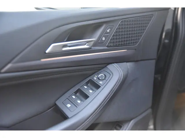 BMW 2 Serie Active Tourer 218i 2022 Benzine 4