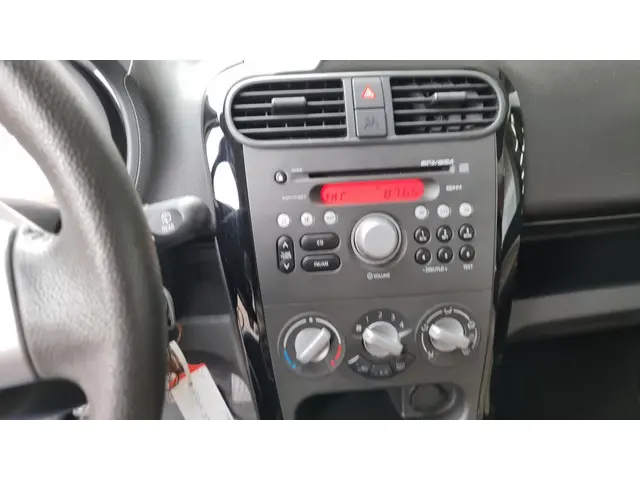 Suzuki Splash 1.2 Comfort vol leer 2013 Benzine 17