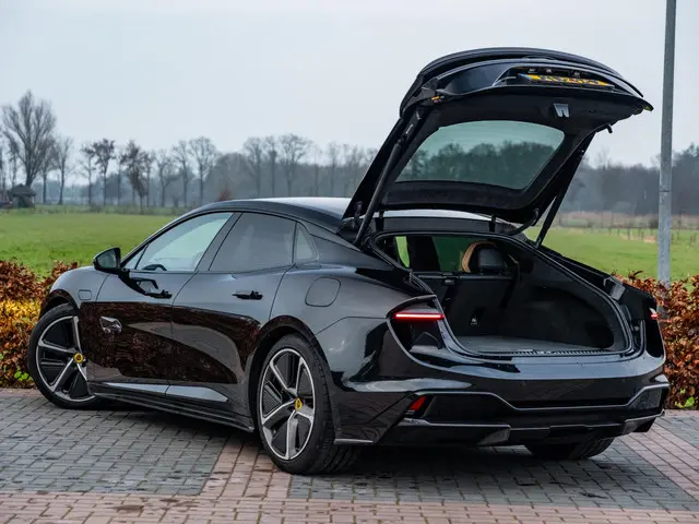 Lotus Emeya S 102 kWh 2026 Elektrisch 33