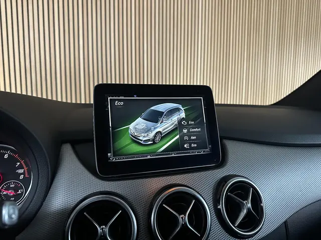 Mercedes-Benz B-Klasse 180 AMG-Pakket 2017 Benzine 27