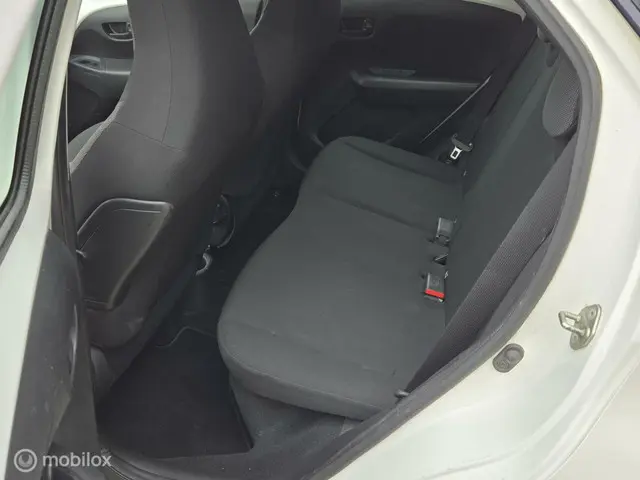 Toyota Aygo 1.0 VVT-i x, airco, 5drs 2017 Benzine 18