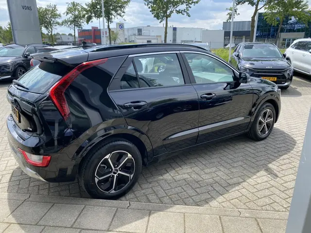 Kia Niro 1.6 GDi Hybrid DynamicLine 2023 Hybride Benzine 8