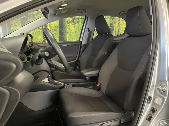 Toyota Yaris 1.5 Hybrid Active 2023 Hybride Benzine 9