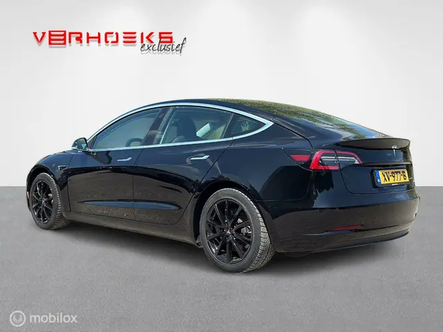 Tesla Model 3 2