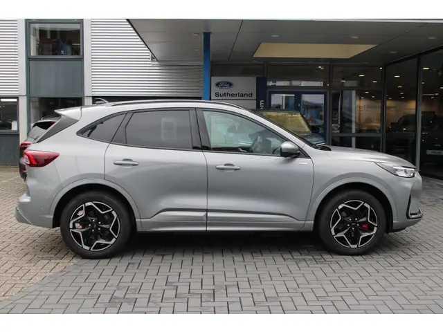 Ford Kuga 2.5 PHEV ST-Line X 2025 Hybride Benzine 2