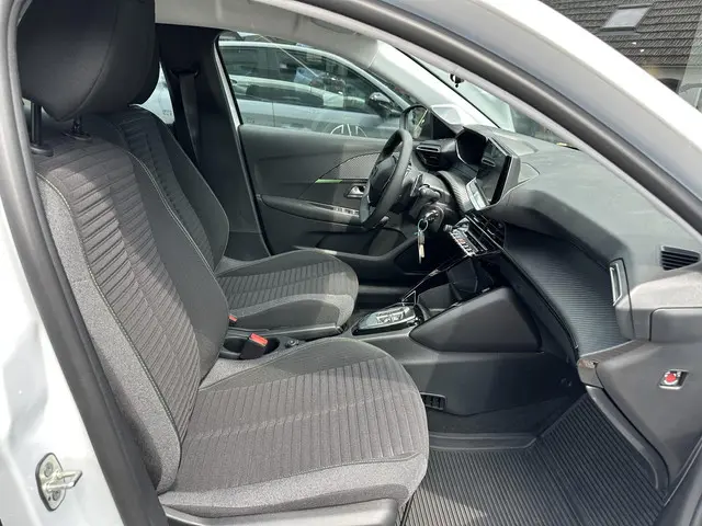 Peugeot 208 1.2 Hybrid 110 e-DCS6 Style 2025 Benzine 14