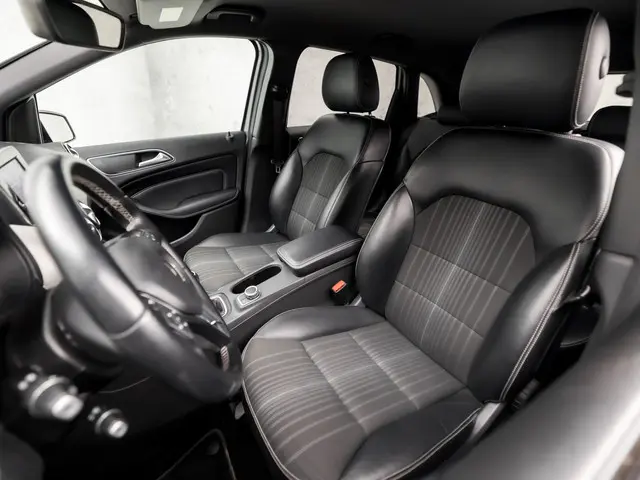Mercedes-Benz B-Klasse 180 Ambition Sport 2013 Benzine 14