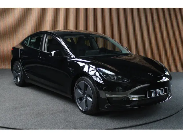 Tesla Model 3 RWD 2022 Elektrisch 7