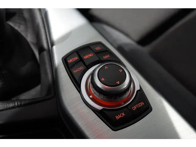 BMW 1 Serie 116i Business+ 2012 Benzine 16
