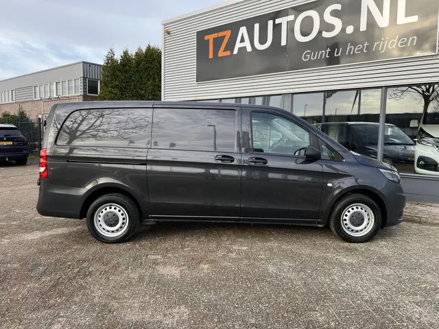 Mercedes-Benz Vito 110 CDI Lang 2021 Diesel 33