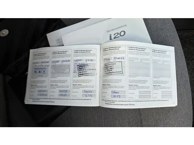 Hyundai i20 1.4i Yes! 2016 Benzine 21