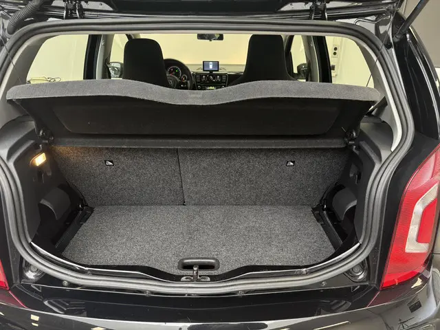 Volkswagen up! 1.0 Aut. High up! 2015 Benzine 34