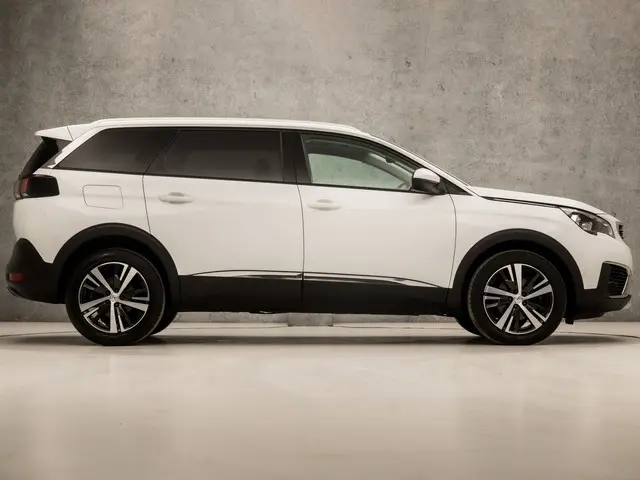 Peugeot 5008 1.2 PureTech Sport 7 Persoons 2018 Benzine 4