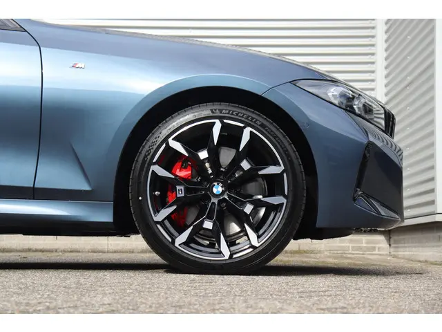 BMW 3 Serie Touring 330e 2025 Hybride Benzine 6