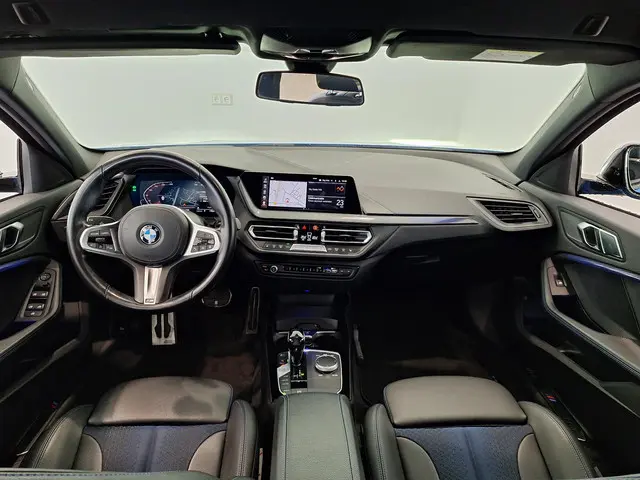 BMW 1 Serie 118i Executive Edition 2021 Benzine 8