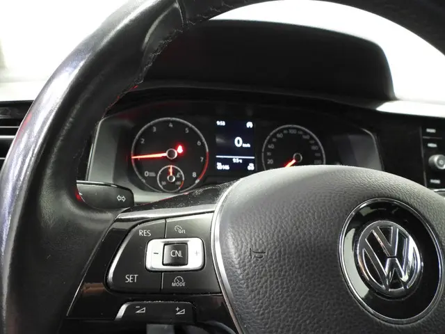 Volkswagen Polo 1.0 MPI R-Line 2019 Benzine 12