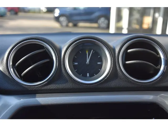 Suzuki Vitara 1.6 Rhino 2017 Benzine 13