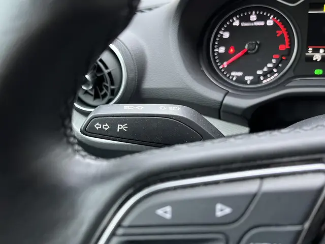 Audi Q2 30 TFSI Business Edition 2021 Benzine 33