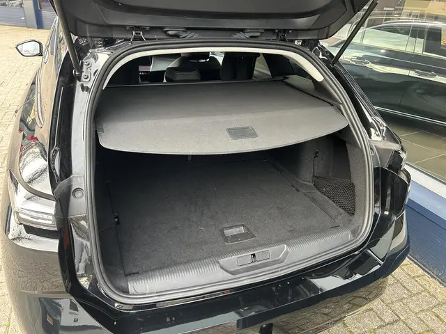 Peugeot 308 SW 1.2 Turbo 130 PK Allure 2024 Benzine 31