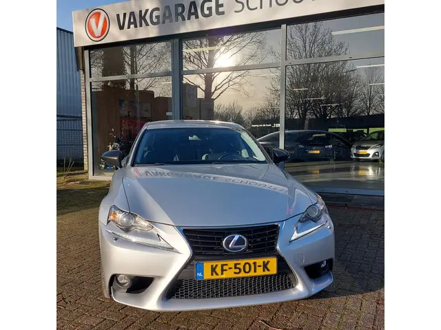 Lexus IS 300h Sport Edition 2016 Hybride Benzine 3