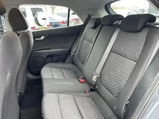 Kia Rio | Camera | Carplay| PDC | DAB | LMV | 2021 Benzine 15